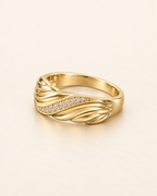 Ring in Gold / Silber mit Kerbung und Zirkonia