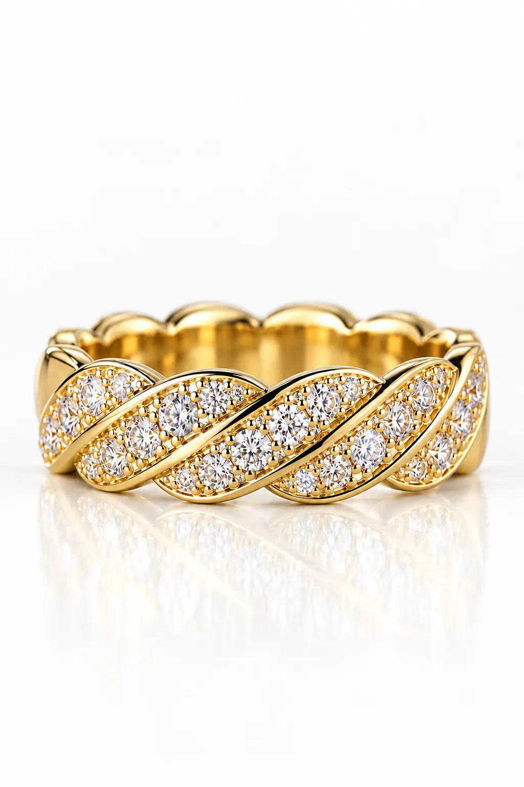 Gewickelter Goldring mit Zirkonia