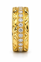 Goldring mit Muster und Zirkonia