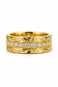 Goldring mit Muster und Zirkonia