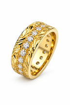 Goldring mit Muster und Zirkonia