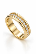 Klassischer Ring in Gold mit ZIrkonia