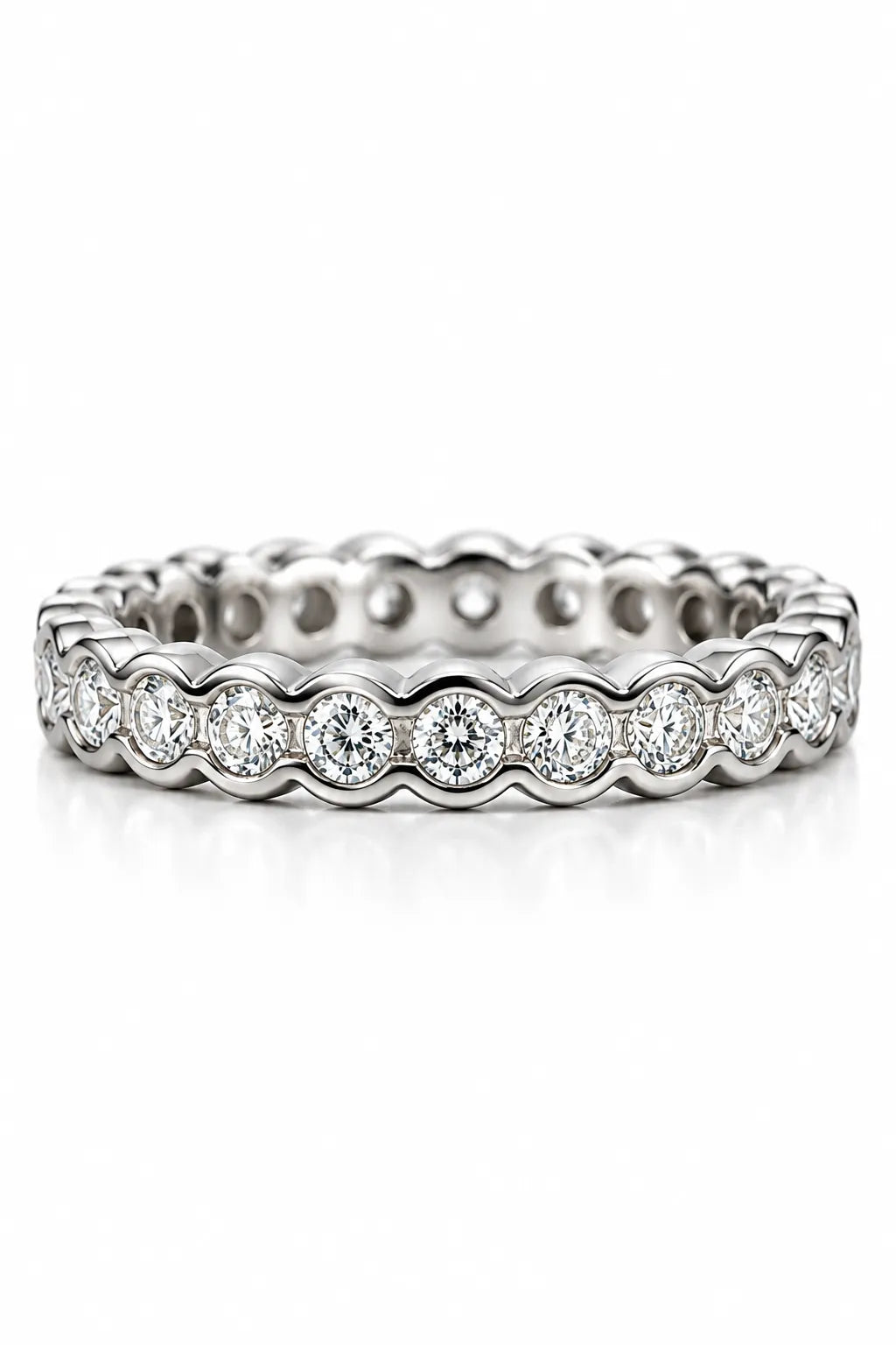 Eternity Ring in Silber mit weißen Zirkonia Steinen