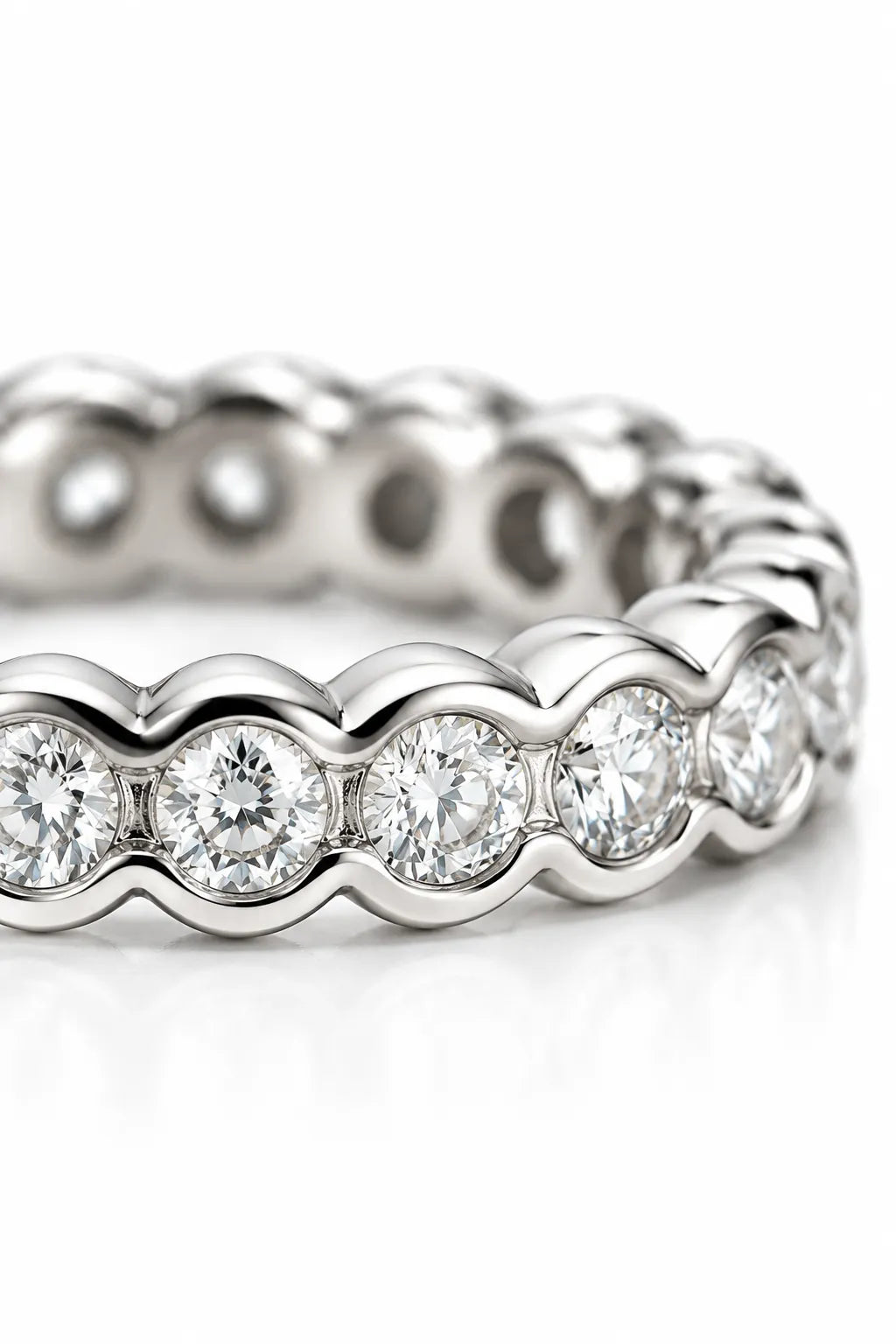 Eternity Ring in Silber mit weißen Zirkonia Steinen